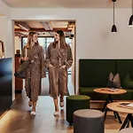Tillga Glueck - 4 Stars 4* Obertilliach