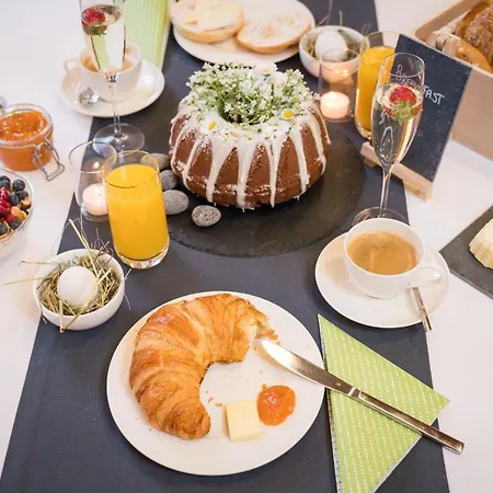 Tillga Glueck - 4 Stars Обертиллиах