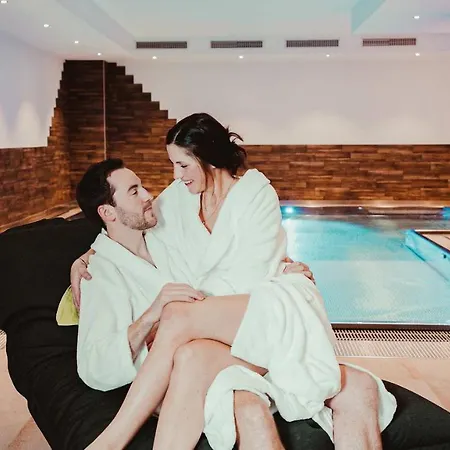 Отель Tillga Glueck - 4 Stars Обертиллиах