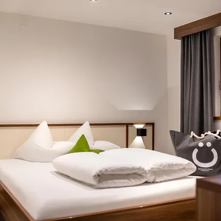 Hotel Tillga Glueck - 4 Stars 4*