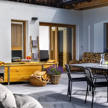 Tillga Glueck - 4 Stars 4* Obertilliach
