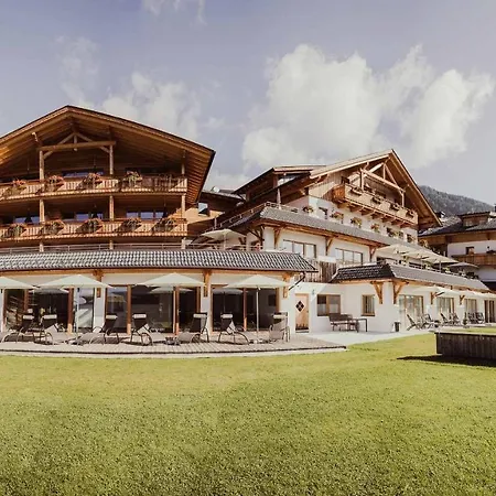 Tillga Glueck - 4 Stars 4* Obertilliach