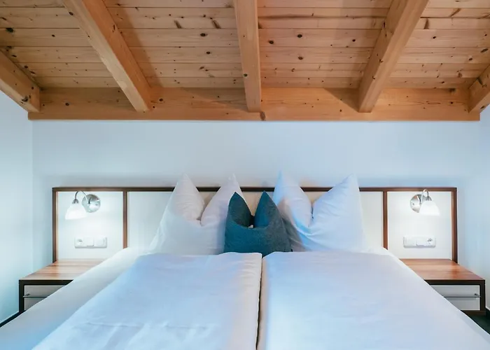 Tillga Glueck - 4 Stars Obertilliach