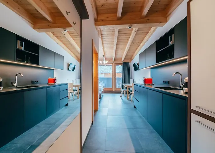 Tillga Glueck - 4 Stars Hotel Obertilliach