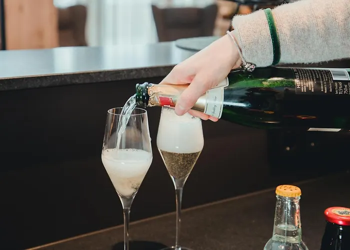 Tillga Glueck - 4 Stars Hotel Obertilliach