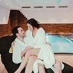 Отель Tillga Glueck - 4 Stars Обертиллиах