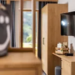 Hotel Tillga Glueck - 4 Stars Obertilliach