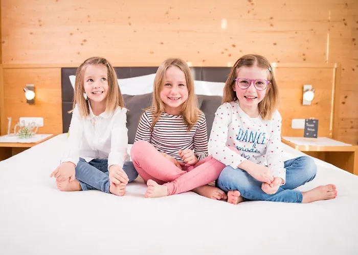 Tillga Glueck - 4 Stars 4* Obertilliach